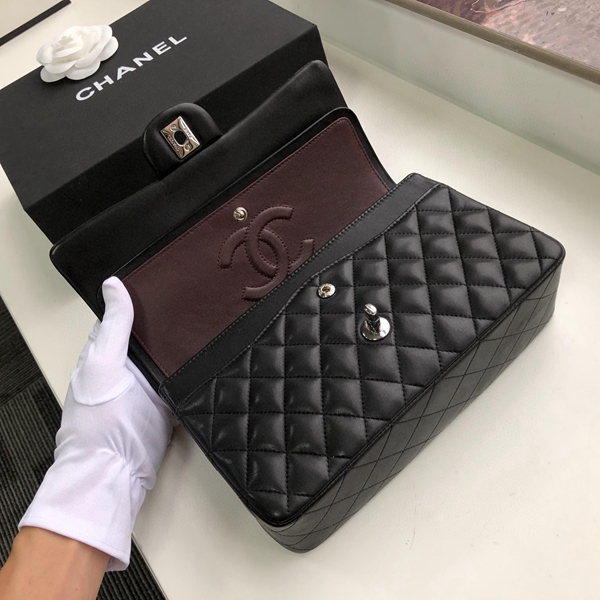 シャネルバッグレプリカ角部分ディテール